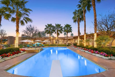 A stunning 2 acre paradise in Rancho Mirage