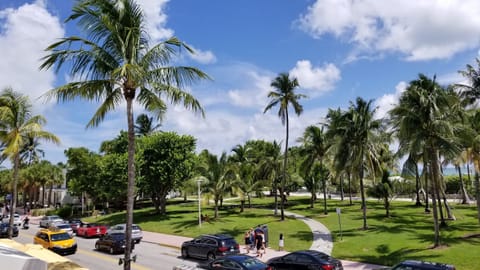 OCEAN DRIVE IN FRONT OF THE BUILDING