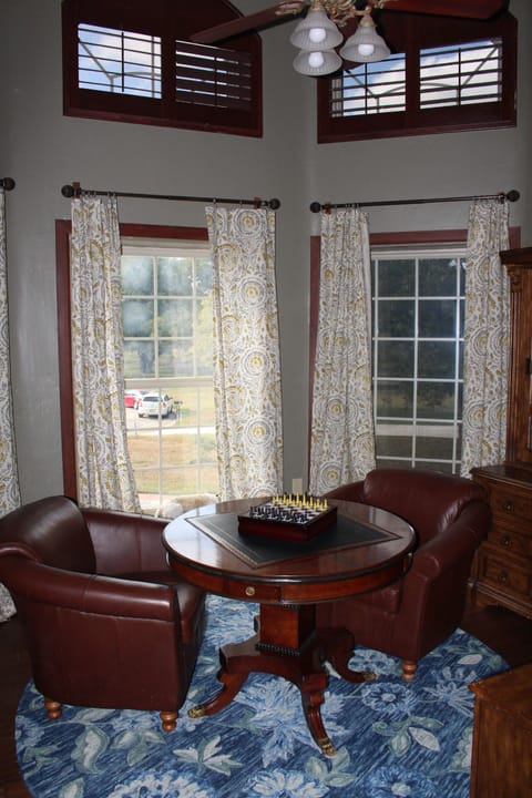 Study and card game table