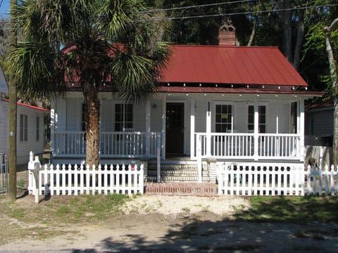 Front view of house on 1311 Prince Street