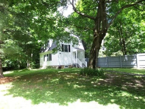 “This cottage is very cute and in a fantastic location. It sits back from the road and has a nice yard for a dog.” – Kristen, *****