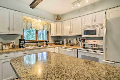 Kitchen | Fully Equipped