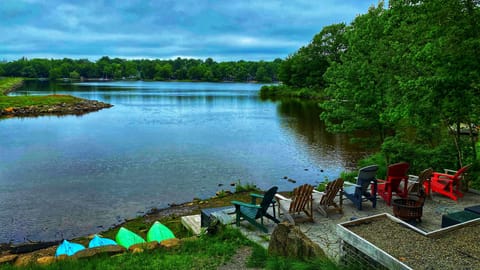 Lakefront BackYard - Summer