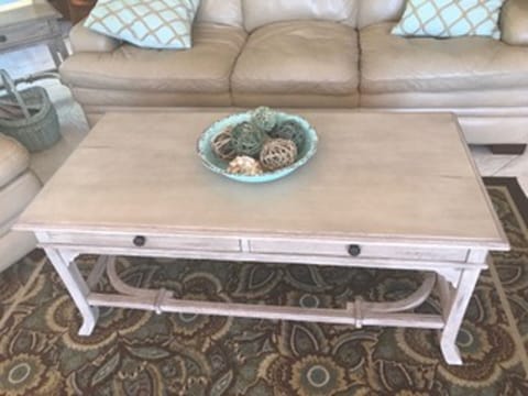 New high end matching coffee table and end table!