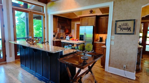 Exceptionally well-equipped, open-plan kitchen.
