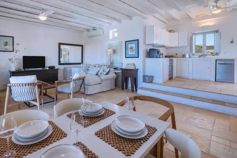 Open plan living, dinning and kitchen area