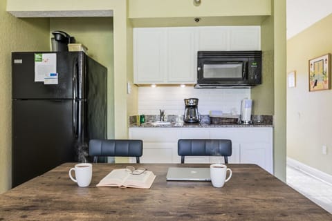 Kitchenette seating area