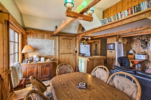 Dining Table | Dishware Provided