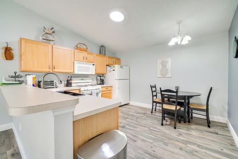 Dining Area | Dishware & Flatware