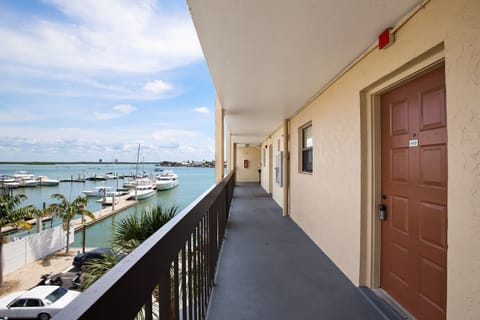 Entry to Unit