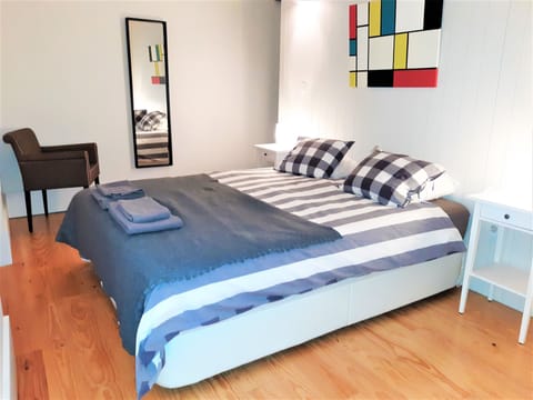 bedroom with king size bed 