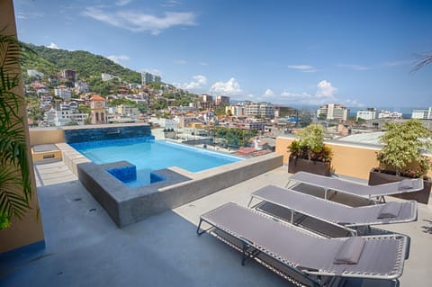 Condo - Image 2