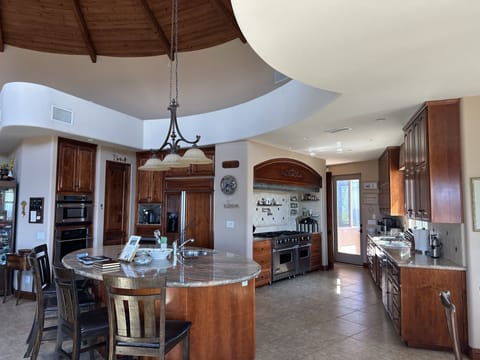 Chef's Kitchen w/ 3 ovens,
Viking stove, Subzero & 2 pull out refrigerators