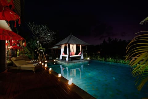 Private Pool (Night)