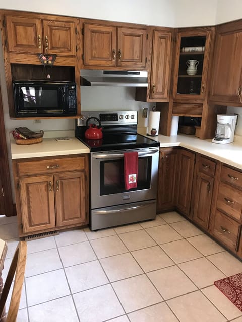 Full size electric stove/oven & microwave
