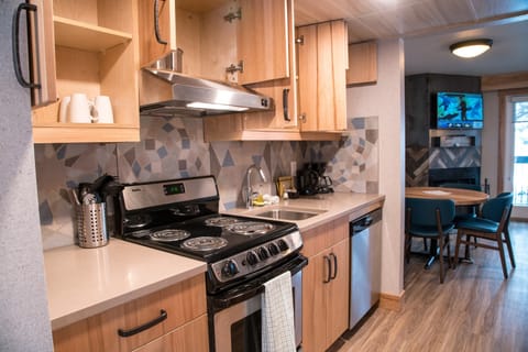 Cook up a storm in the fully-equipped kitchen.