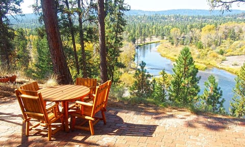 Your view of the Payette River. Enjoy fox, deer, and eagles soaring.