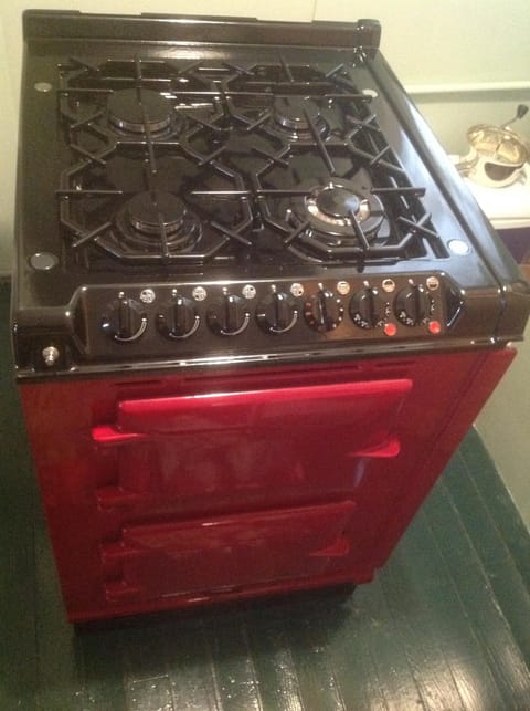 Saugatuck/Douglas Cozy Cottage Walking Distance To Town, 1 Mile To Lake Michigan Cottage in Douglas