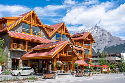 Experience the picturesque atmosphere at this amazing property.