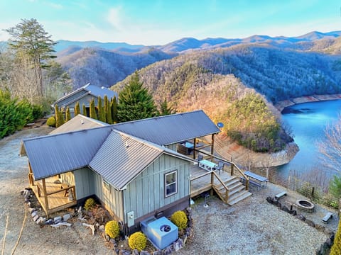 Secluded mountain cabin with sweeping lake views and a fire pit