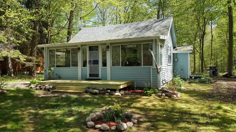 1187 Cherry Dr. South Haven, Mi.
 A quintessential cottage