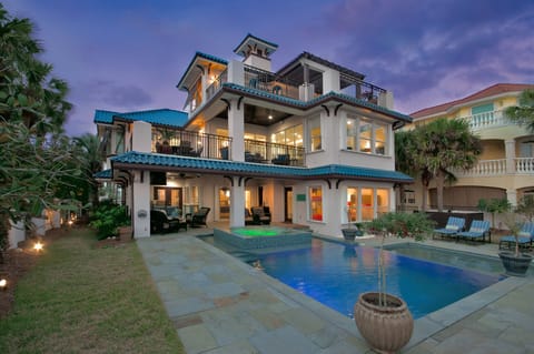 Welcome to CAKE BY THE OCEAN ! This stunning home is your DREAM oasis!