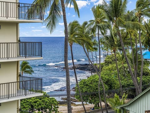 OCEAN VIEWS FROM LANAI &amp; LIVING AREA