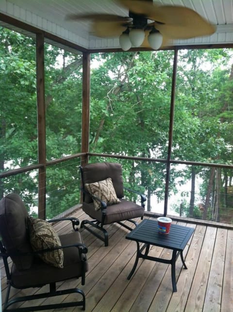 Screened Porch (3rd floor). Private viewing of the lake.