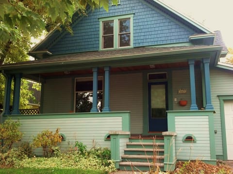 Your 4 bedroom family home near downtown Bozeman!