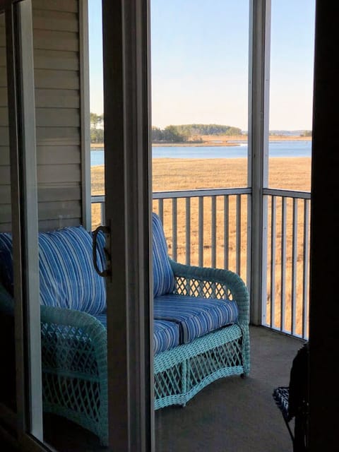 Gorgeous Panoramic View from comfy screened porch!
