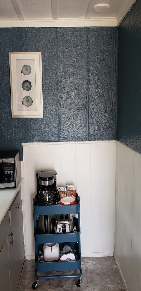 Cottage is Literally ON the Beach! Private Garage Parking & Private Side Yard House in Ocean Beach