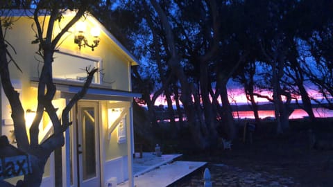 Morro Bay Dream Cottage ⚓️ In the middle of Morro Bay Bird Preserve and Estuary!