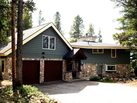 You should stay here for your Breckenridge mountain home scenic views!