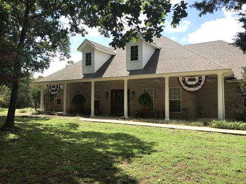 Gorgeous home in quiet upscale neighborhood