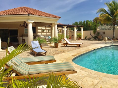 Sand N'Sea villa & guest house within the Golf resort of Tierra Del Sol, Aruba