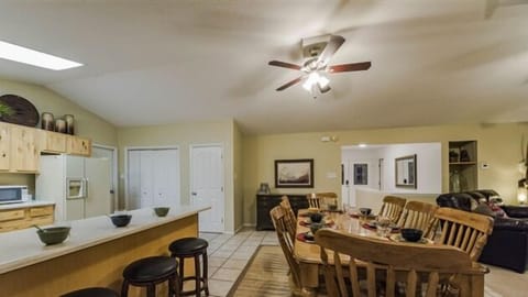 Dining for 8 and a breakfast bar