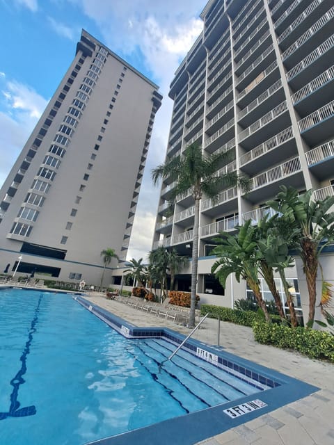 Large pool behind Tower 1. Lovely view of large pool & lake. 
