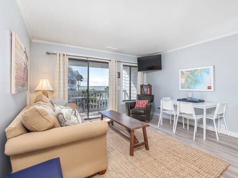 Welcome To Beach Racquet B202!