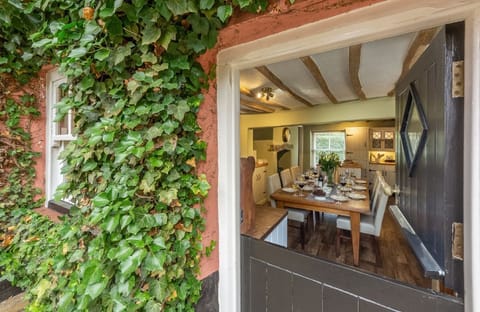 The traditional stable door opens in to the spacious kitchen/dining room