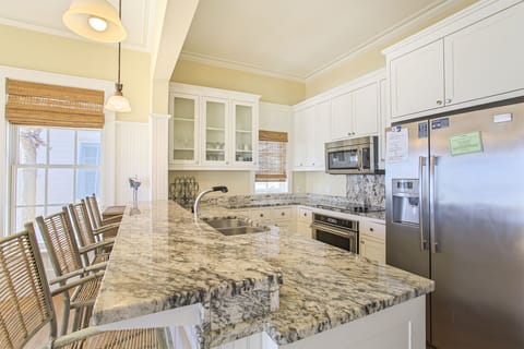 Eau Naturale Kitchen