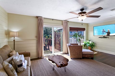 Grayton Place 6 Living Room