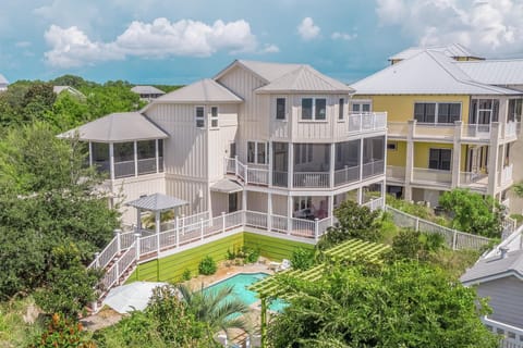 Seagull's Nest Exterior