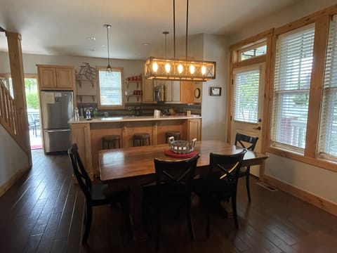 Kitchen & Dining Room