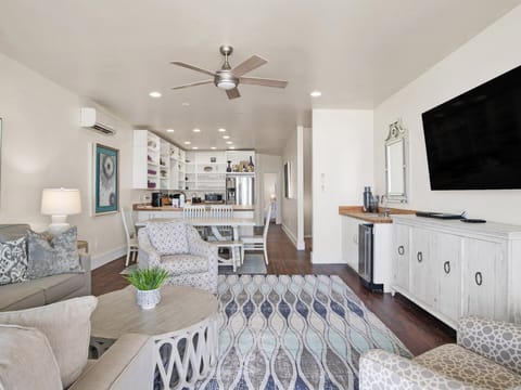 Caribe East B - Living Room