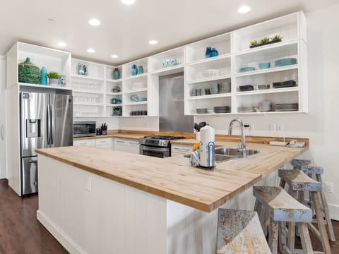 Caribe East A - Kitchen