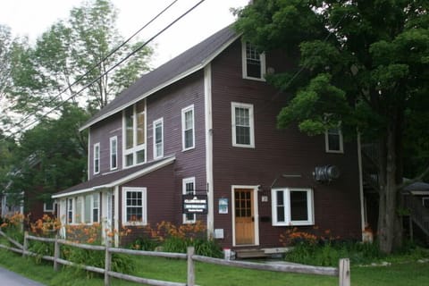 Come stay at the Clubhouse! Downtown location in shuttle route and walk to town.