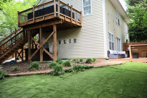 Fully Fenced in yard with side gate entrance. 