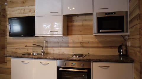 kitchen units and TV