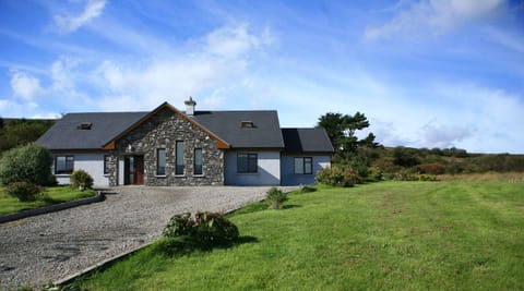 Beautiful dormer in picturesque Cappanacush