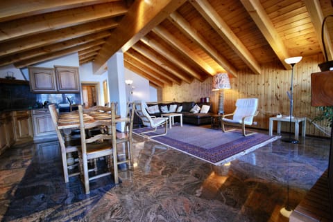 Marble floor in the open plan kitchen / lounge